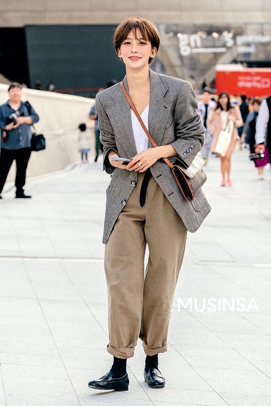 女童短发穿什么衣服好看,短发穿礼服怎么扎简单好看