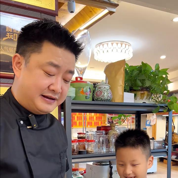 小孩都会做的炸鸡教程,简单炸鸡做法小孩都可以自己做