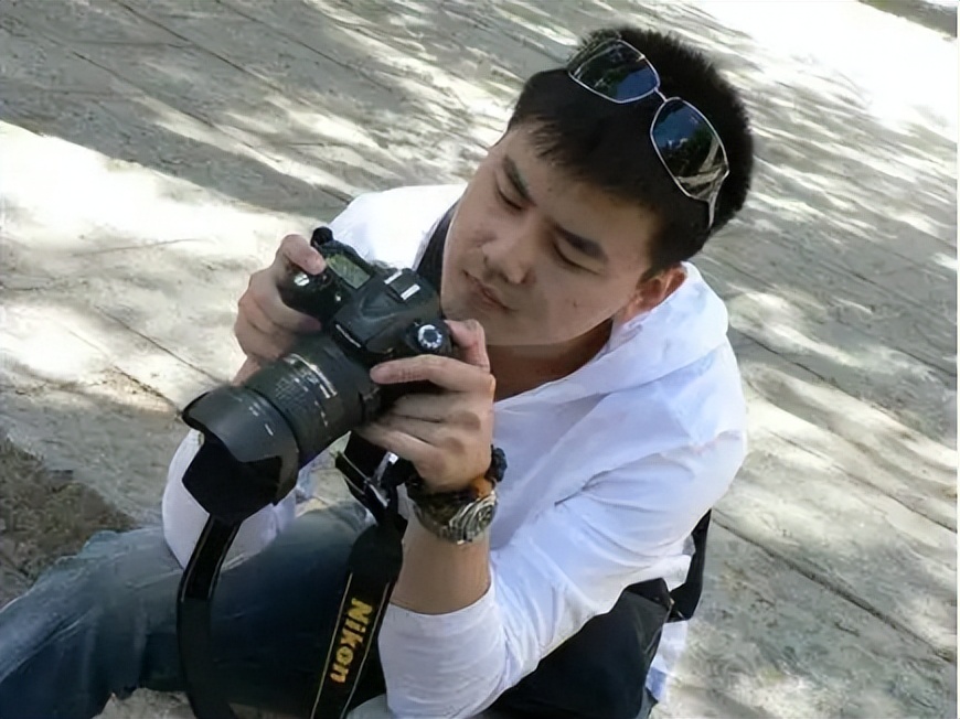 央视主持人严于信是哪里人,歌手严于信简介