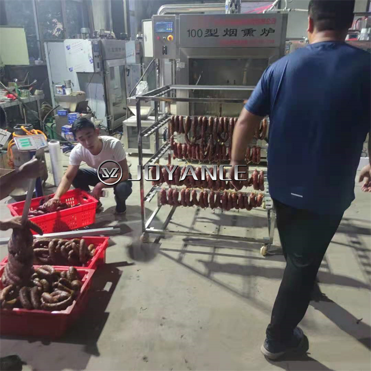 烤肠烟熏炉厂家,正宗哈尔滨红肠烟熏炉