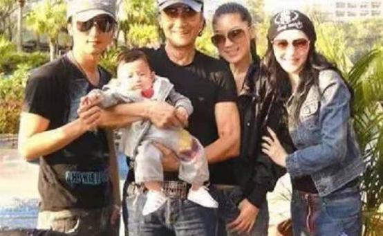 被谢贤养了12年,用青春换来2000万,如今35岁的Coco怎么样了?