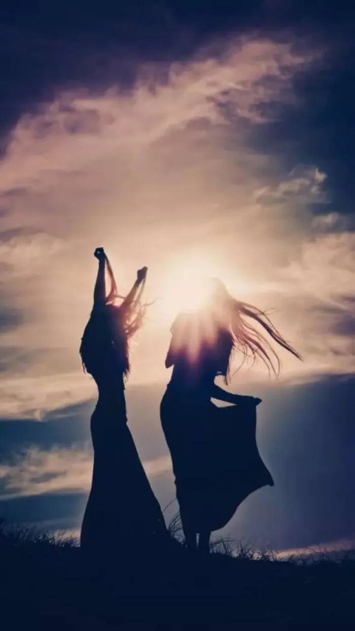 真正的闺蜜陪在你的身边,闺蜜才是你最好的依靠