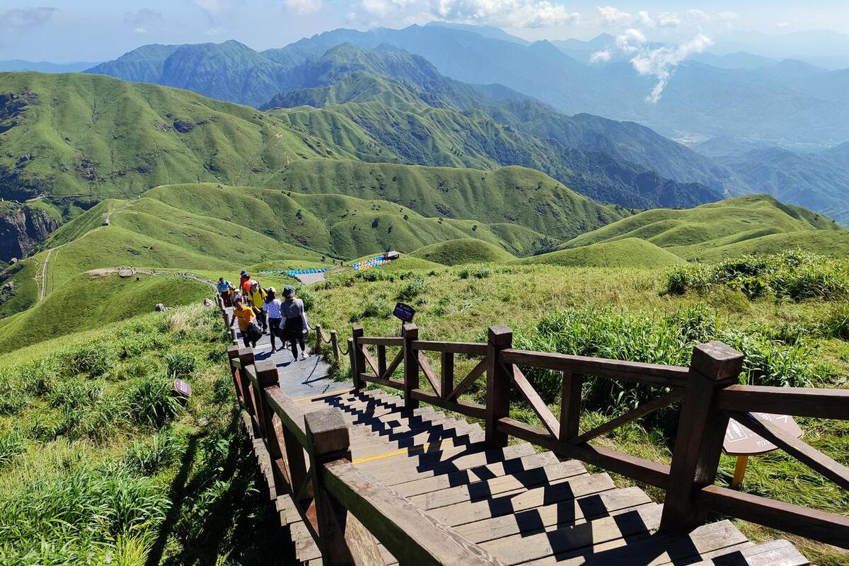 四川14岁少年杀害18岁女孩,13岁男孩杀14岁女孩事件