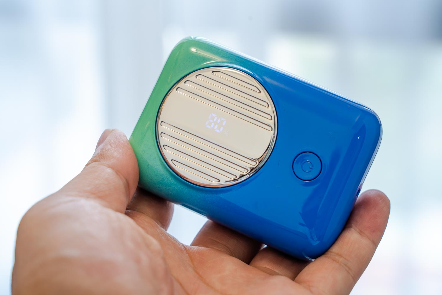 q10充电宝,迷你q10快充充电宝