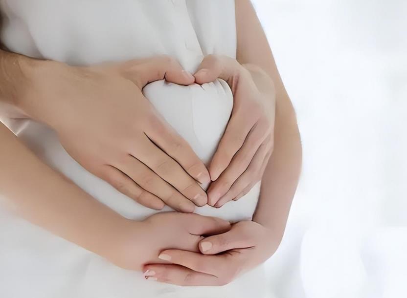 21岁女孩做人流被围观，被4名男医生嘲笑*处私**，医院：镶钻石了？