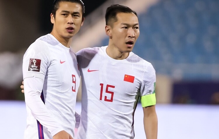 中国男足迎战韩国男足前瞻,中国男足出征