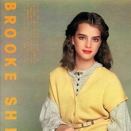 波姬·小丝：我10岁全裸出镜，20岁仍是完璧之身，往事已不堪回首