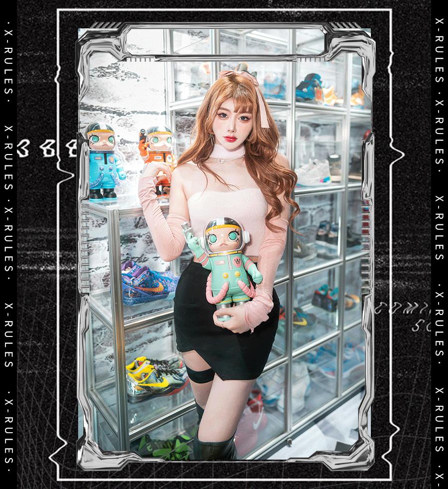 六位数玩偶、30万的AJ，免费送MOLLY，这家潮流店“很来事”