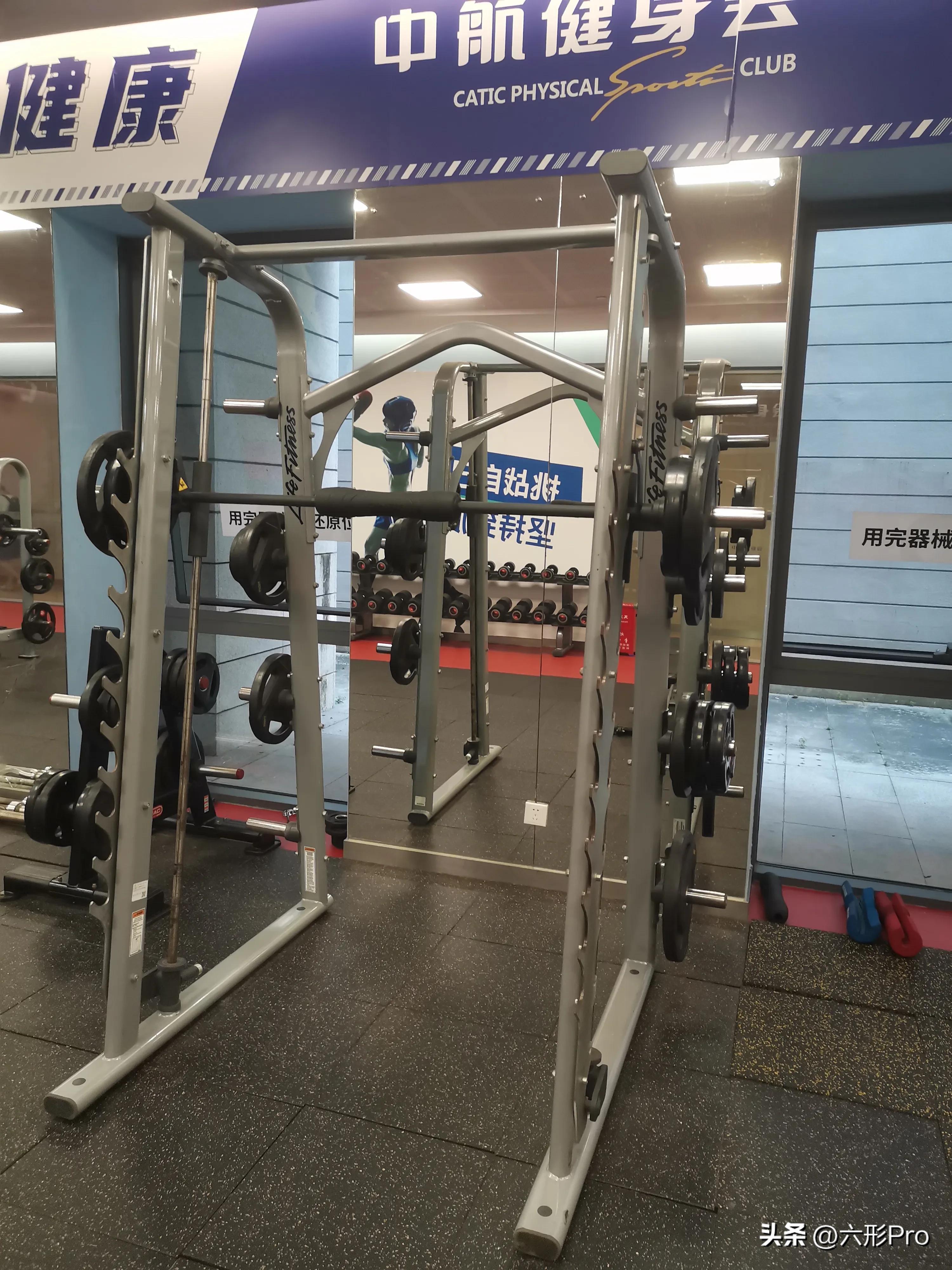 健身房力量训练器械有哪些,健身房器械入门全套