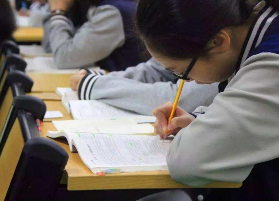 辅导作业爸爸被气,辅导作业被气死的爸爸后续