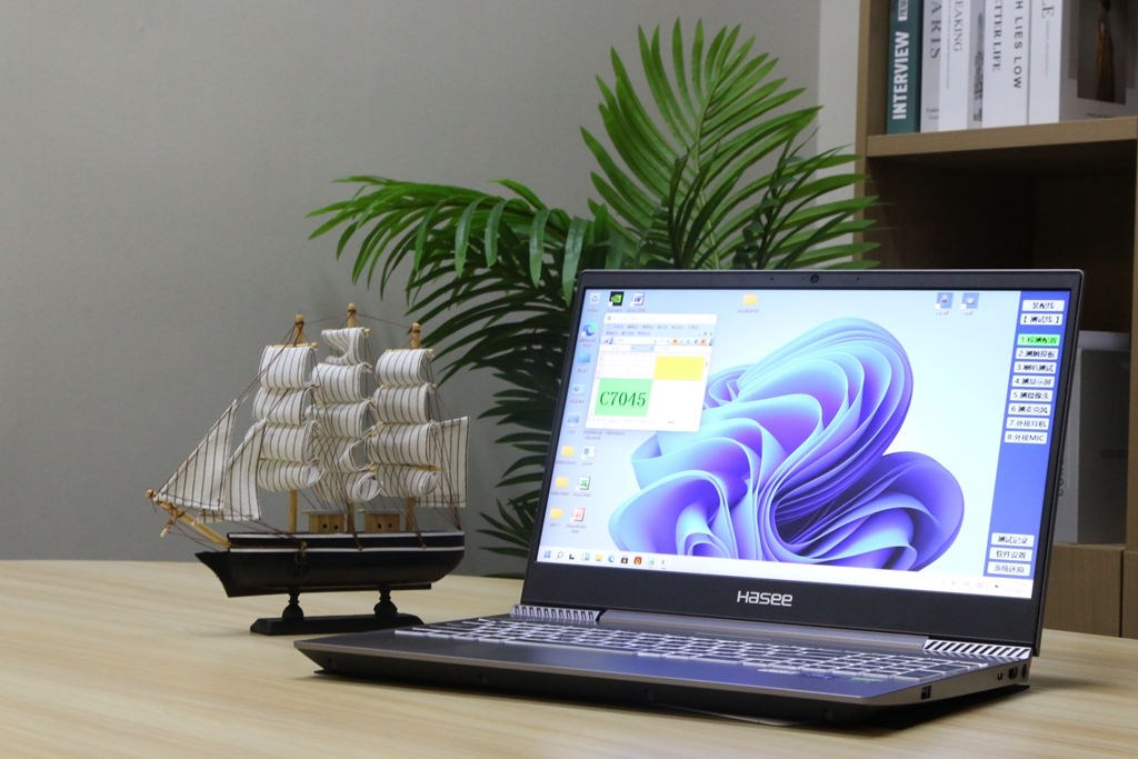 暑期购笔记本电脑送大礼包,神舟笔记本去哪买