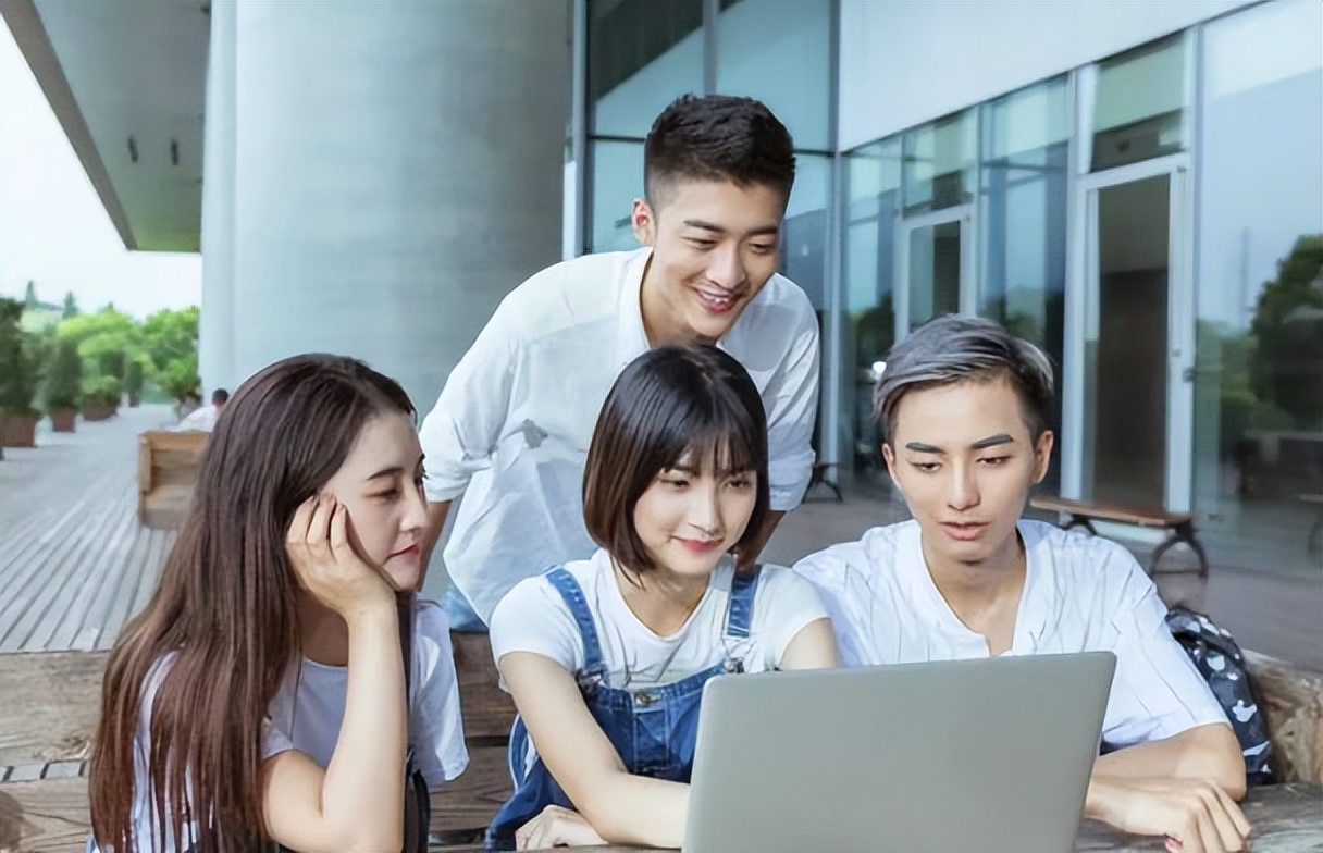 计算机类专业就业前景好的专业,未来五年哪些大学专业好就业