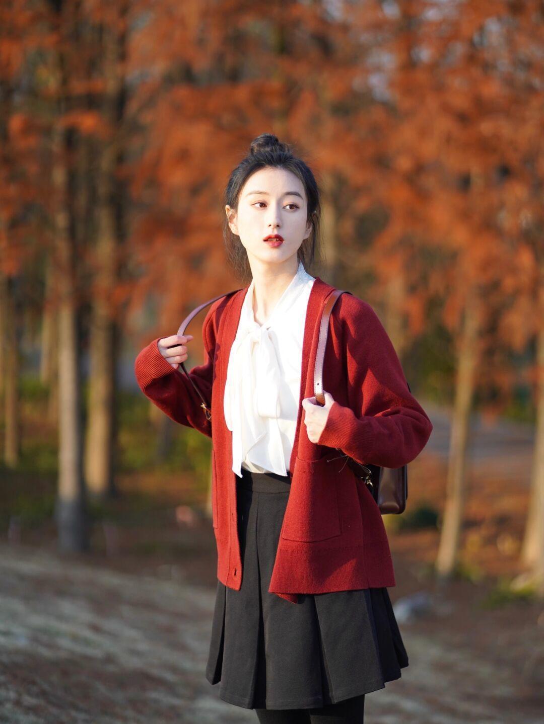 开衫毛衣宽松慵懒风内搭推荐,慵懒大版宽松毛衣开衫怎么搭配