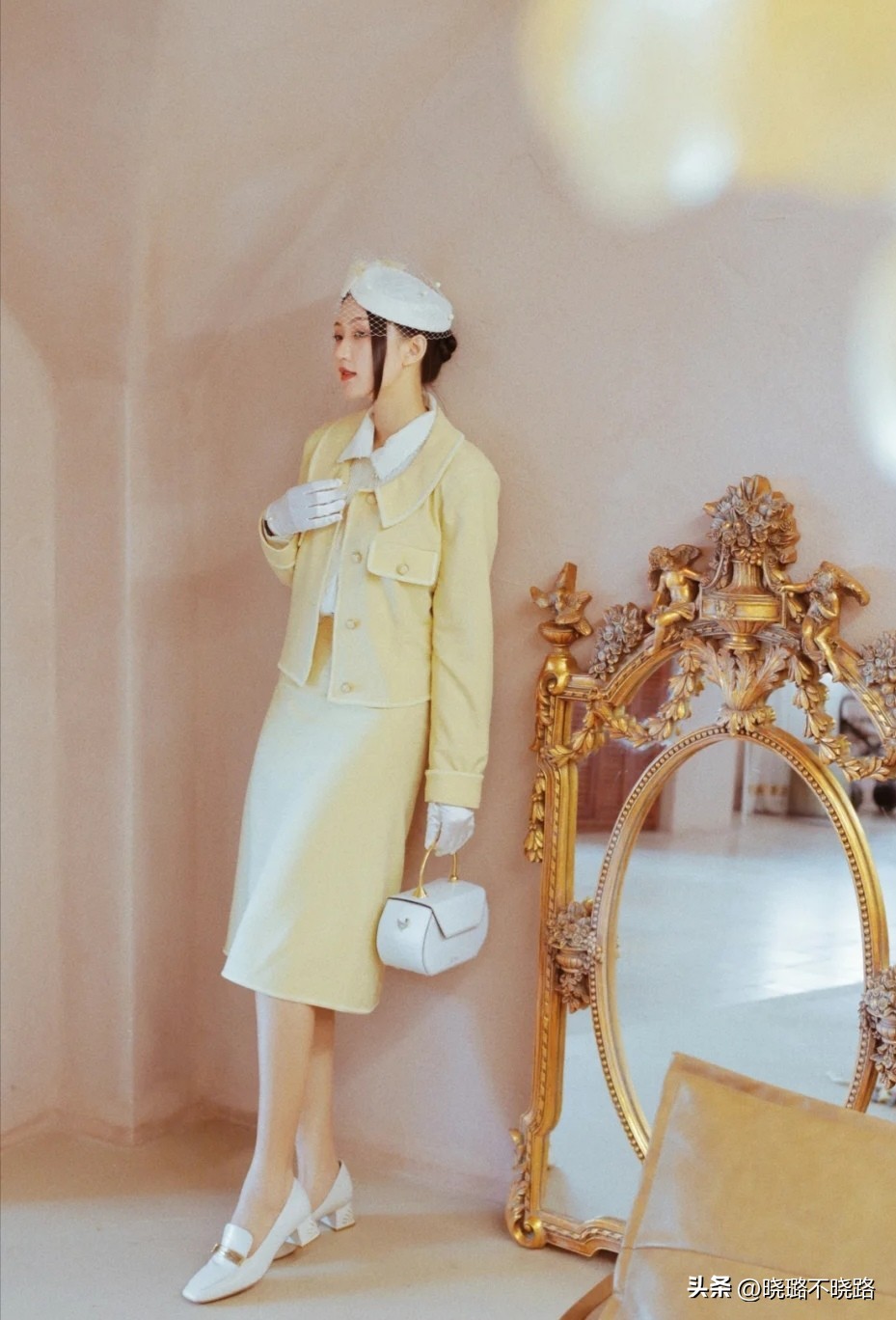 现在乐福鞋穿搭,今年乐福鞋流行亮皮还是哑光