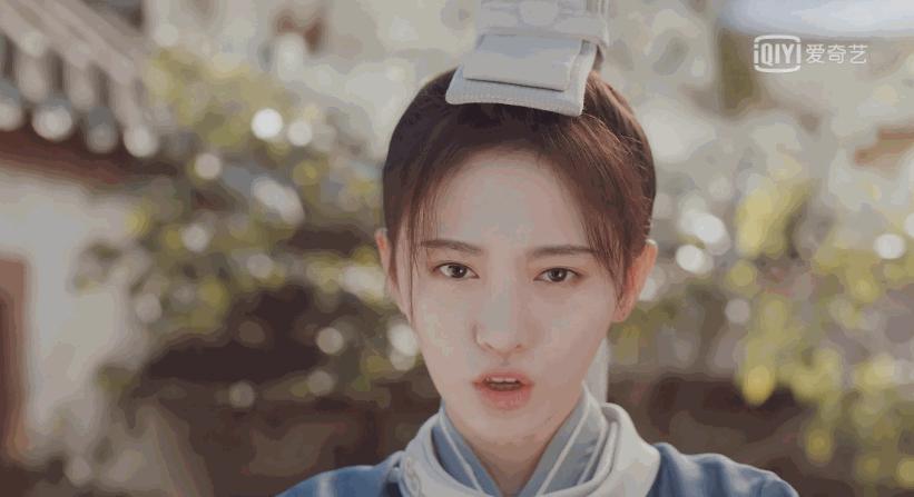 她也翻车了？？明明那么美，却被造型毁到没眼看，她这是怎么了？