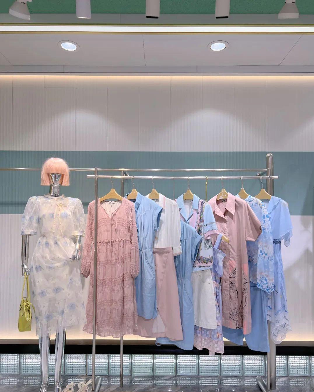 LILY夏品牌折扣女装桑蚕丝连衣裙上衣裤裙穿搭