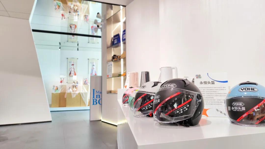 瓒協ashion鐨勫コ瑁呭簵,瓒協ashion