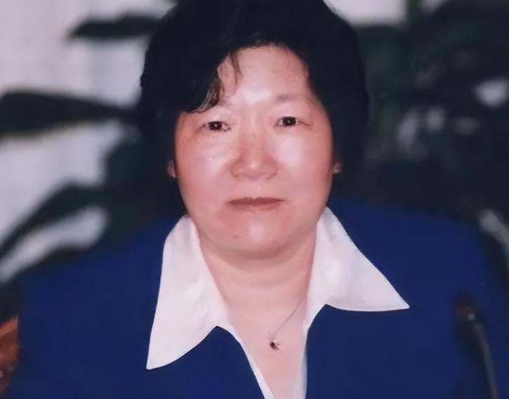 广东色贪女市长李启红：敛财1983万，为独占女婿将女儿逼成精神病