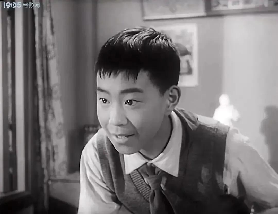 老电影海燕,老电影两个小足球队1956插曲