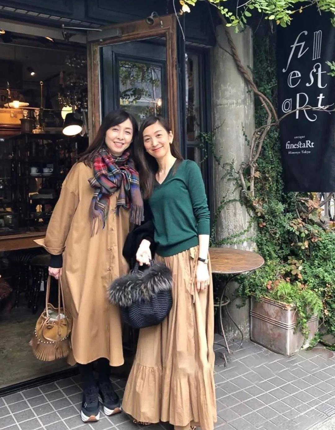 日本优雅中年女人穿搭,日式中年女性休闲穿搭