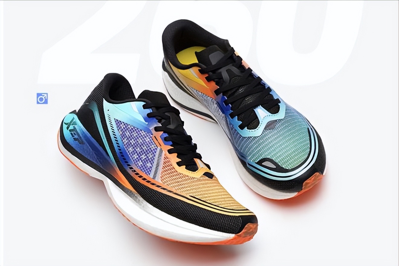 双十一降价比较大的国产碳板跑鞋有哪些？