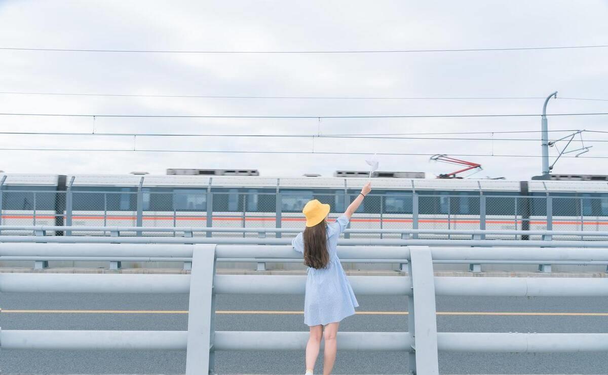 邻居总是让我帮忙带孩子,邻居让我帮他带菜