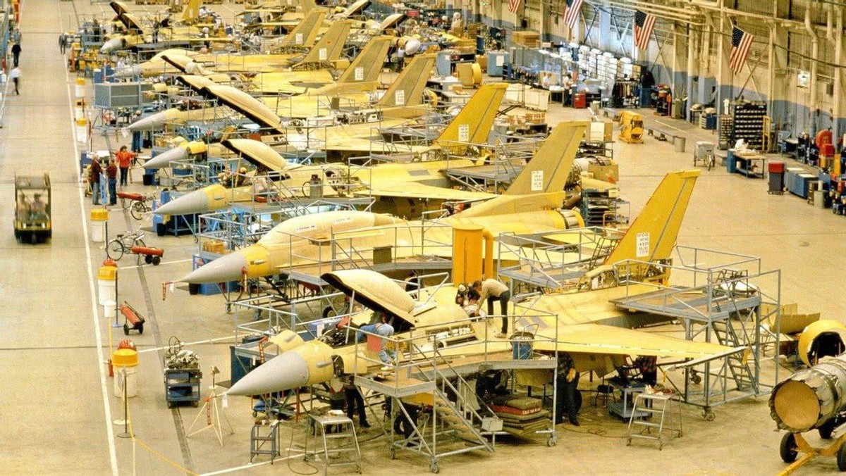 台湾f16v对比歼20,歼20能压制歼16v吗