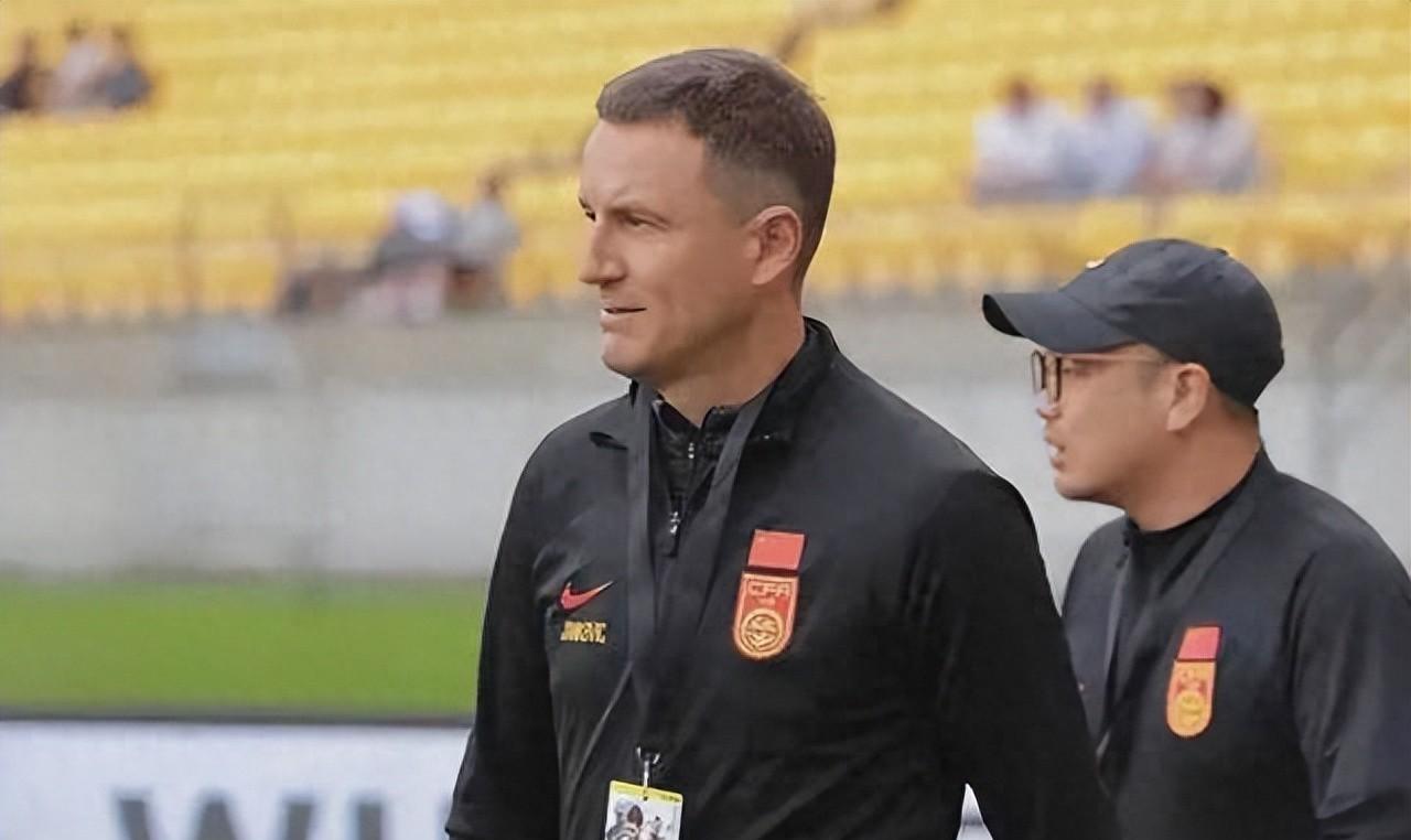 国足颜骏凌精彩扑救,国足颜骏凌武磊