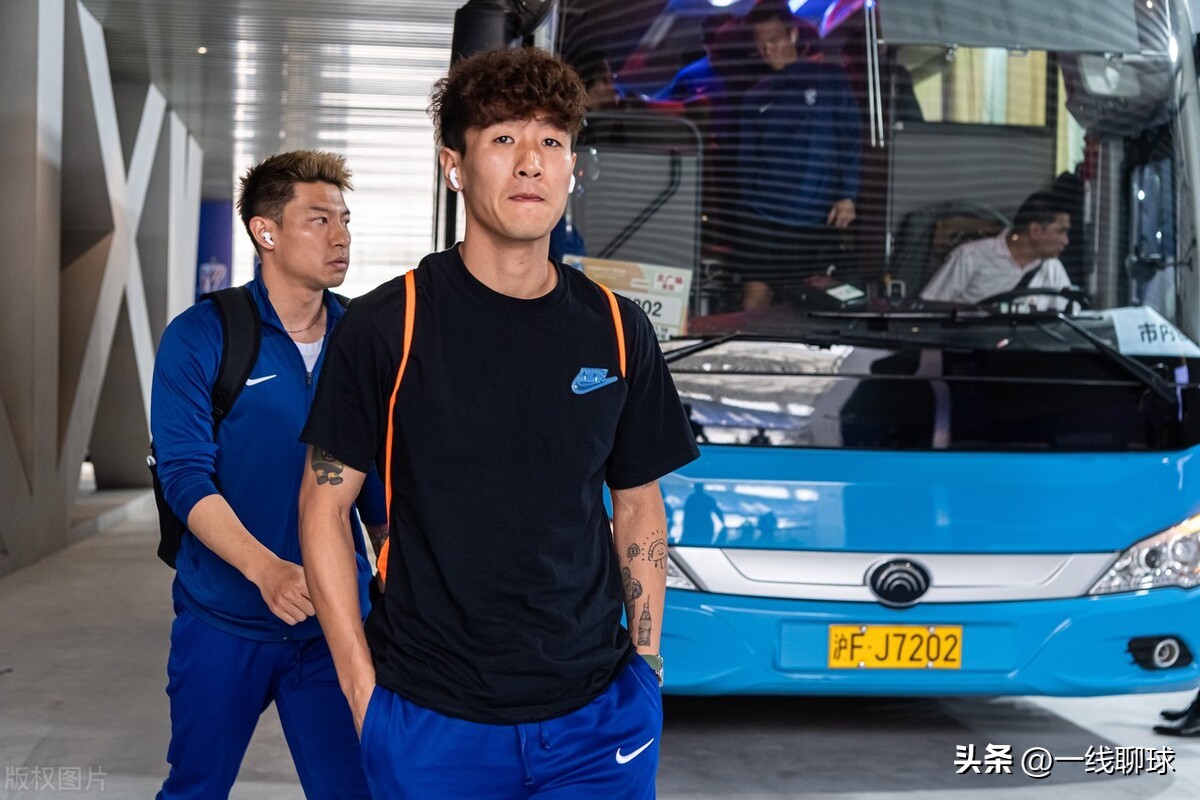 韦世豪慌了？两个进球都不屑庆祝，冷漠表情令球迷不解