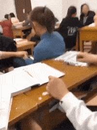 “车间女孩约我去她宿舍玩，这时候应该干点什么？”哈哈哈