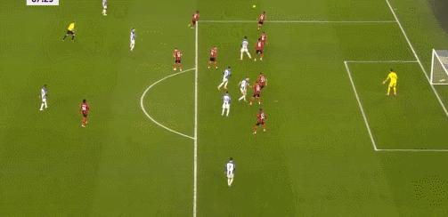 英超最新积分榜:曼联2-1排第3,纽卡战平排第4,利物浦0-3排第10