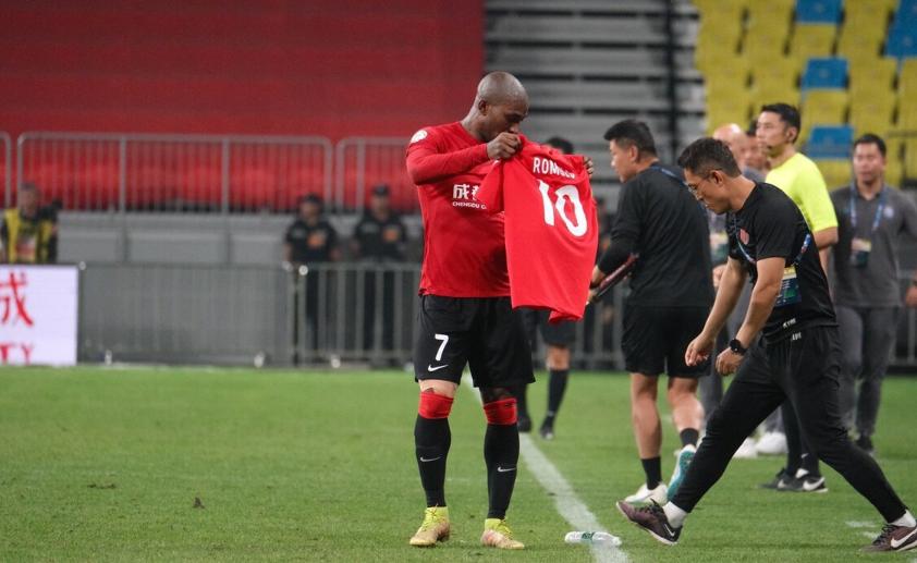 1-0无效！中超黑马仍狂飙，创2*纪大**录，2大腿缺席，第1攻击群易主