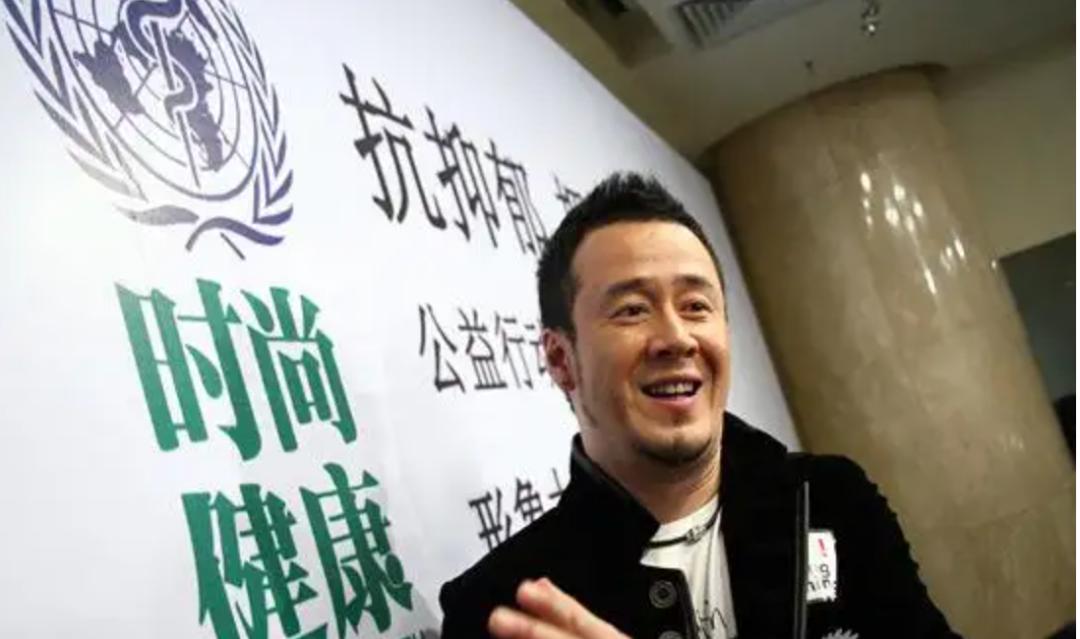 杨坤是怎么走到低谷的,杨坤从众人皆知道无人问津