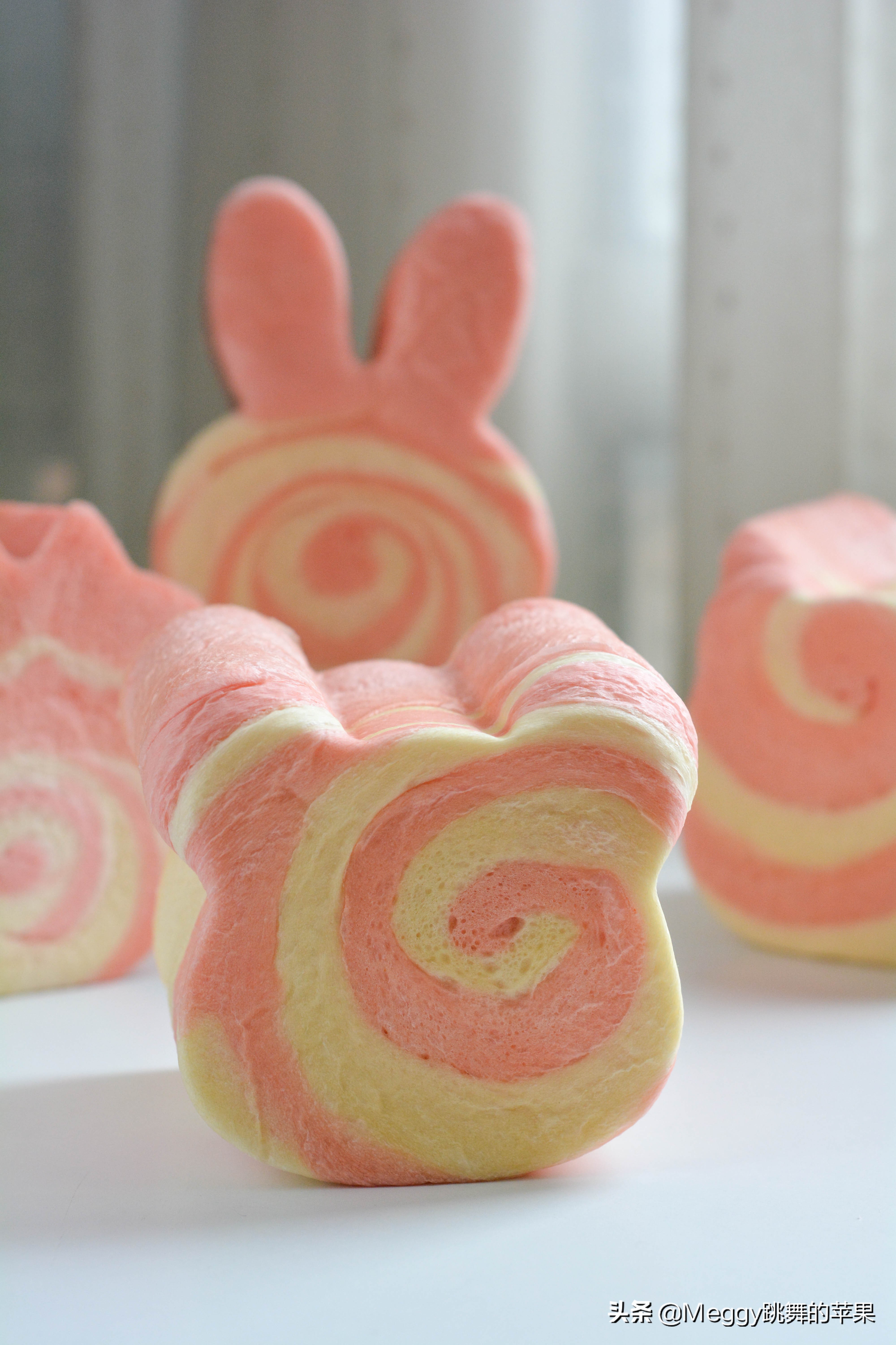 4款有颜有料又好吃的夹心面包,超好吃的紫米夹心炼乳面包推荐