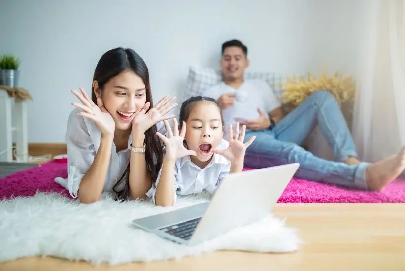 爱说甜言蜜语的夫妻,和孩子说废话的时间决定亲子关系