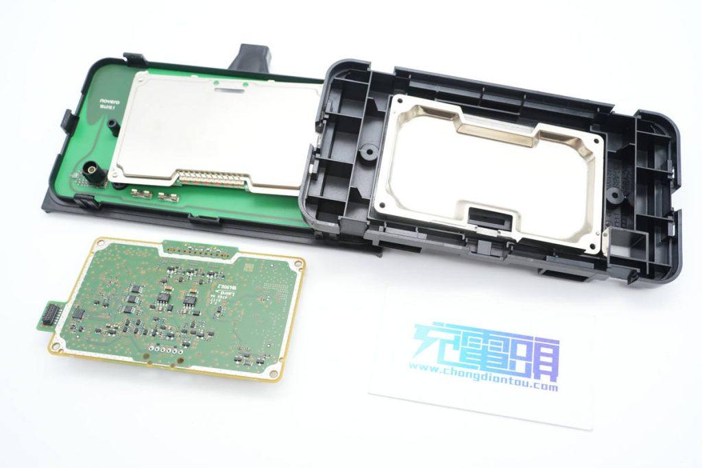 宝马5系无线充电拆解,宝马5系充电器怎么拆