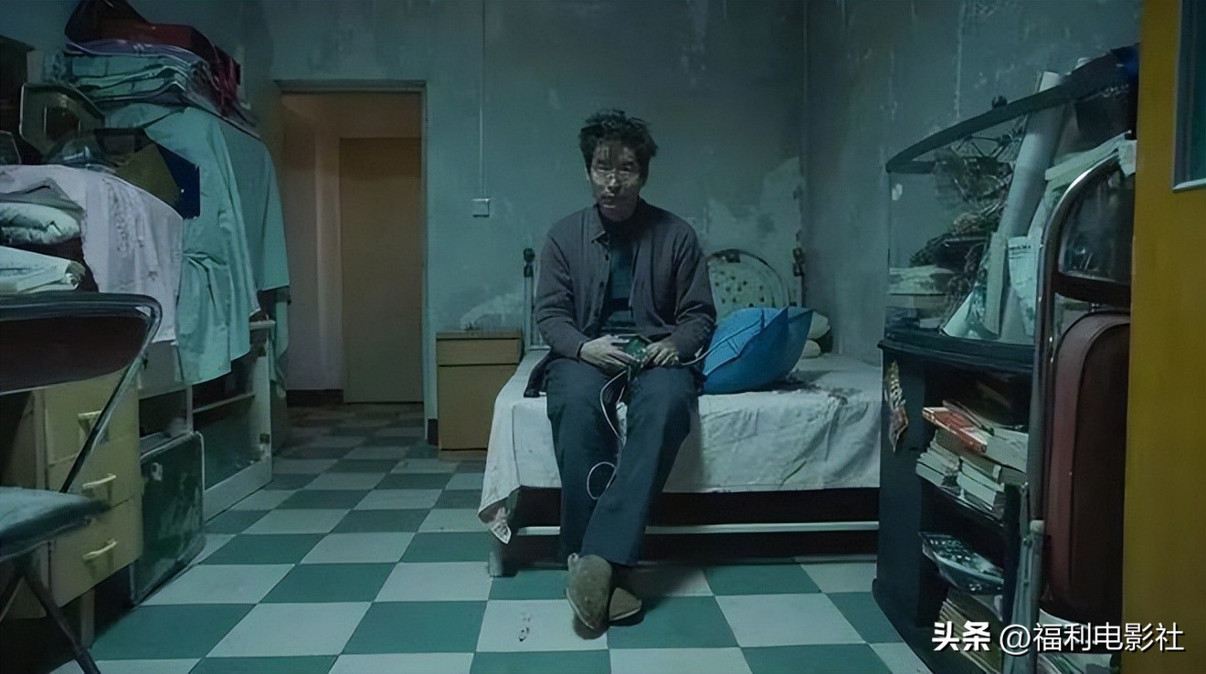 今年最疯的乡土科幻片，一本正经的胡说八道，最后把我浪漫哭了