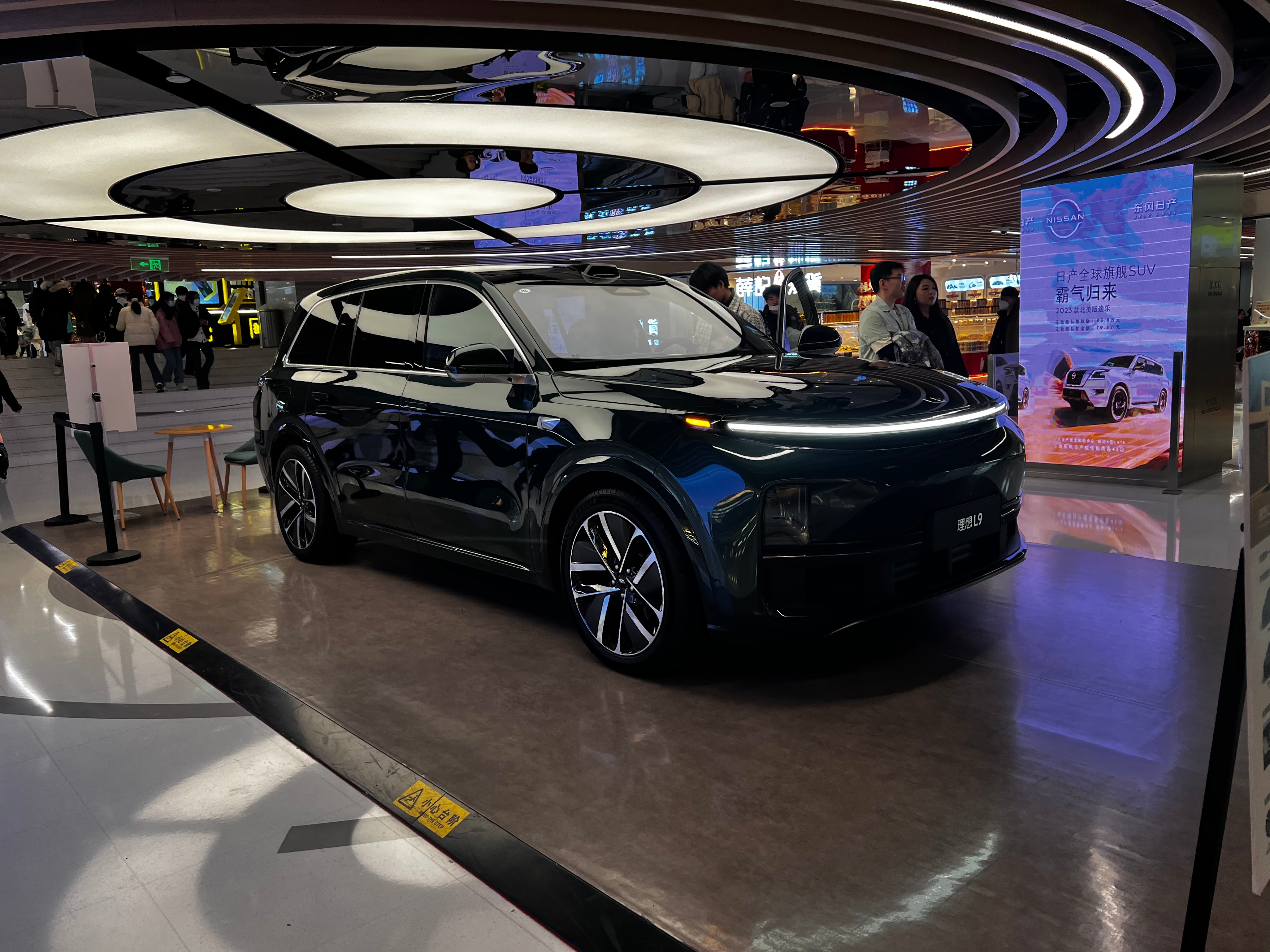 上海蔚来试驾车撞人致1死1伤,上海蔚来试驾车事故