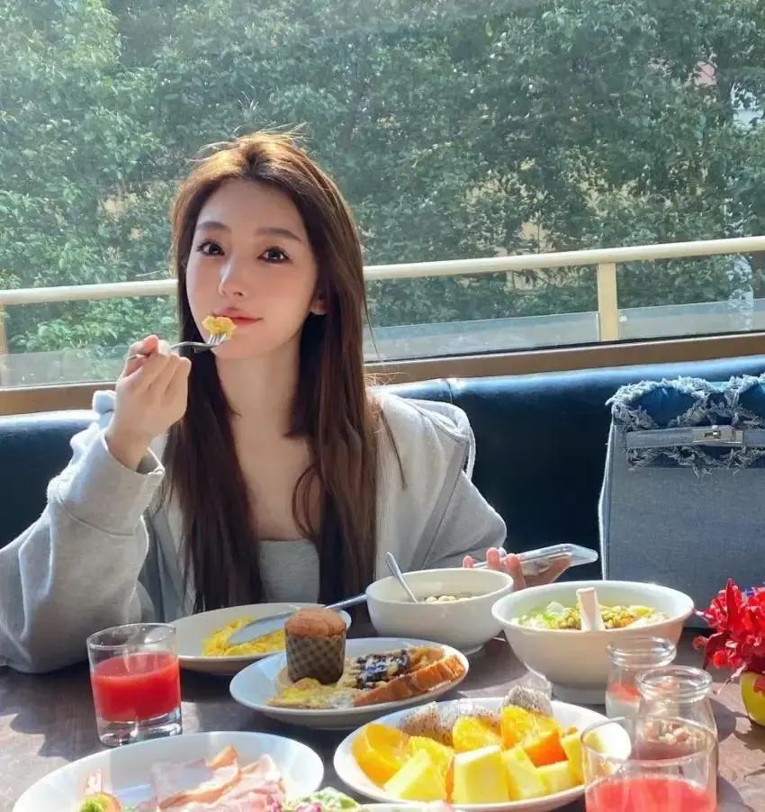 榛勬袱榛勬檽鏄庡懆鍐洦,鍛ㄥ啲闆ㄩ粍娓ら粍鏅撴槑鍚堜綔