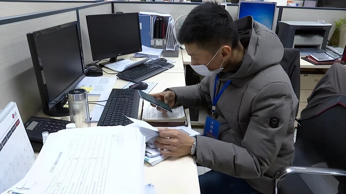 泰州海陵工业园区:“永不停歇”的驻厂员精准护航企业有序生产