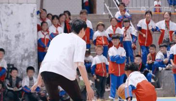 变形计农村女孩被妈妈宠成公主,城市妈妈领养农村女儿变形计