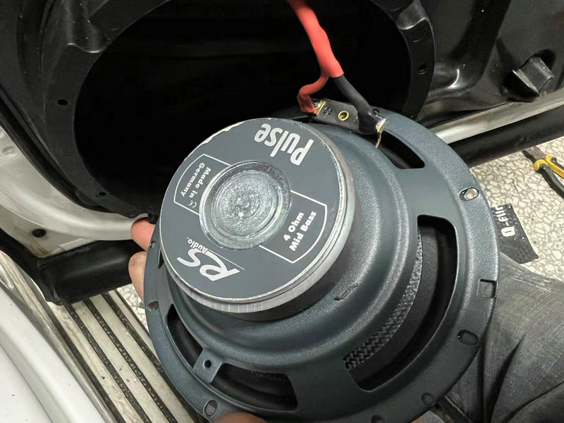 大众途观汽车音响改装后备箱,最新款大众途观音响改装