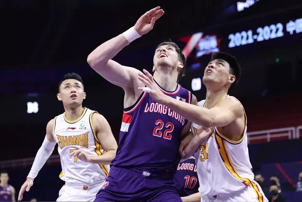 今日最佳球员，宝岛俩后卫出彩，广东四人上榜，阿联利夫两双