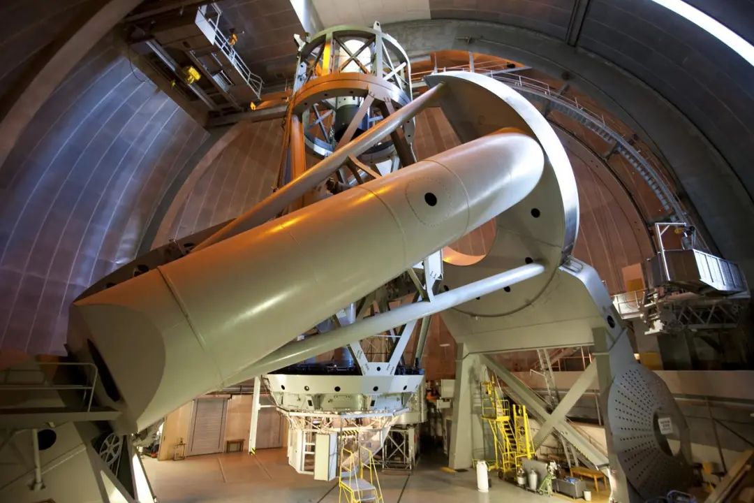 空中课堂世界历史,世界上最先进的地面天文望远镜