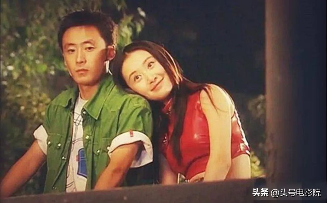 《魔幻手机》男主39岁当出租车司机？马路边吃盒饭，曾演葛优儿子