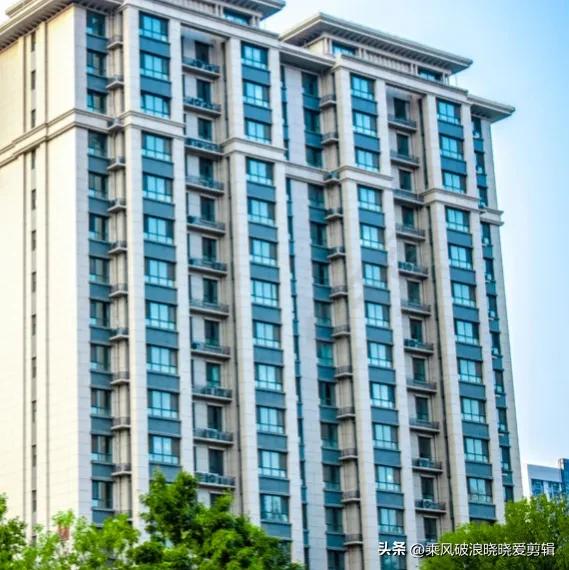 男朋友买房首付差钱给我父母借,女孩买房首付差10万找前男友借