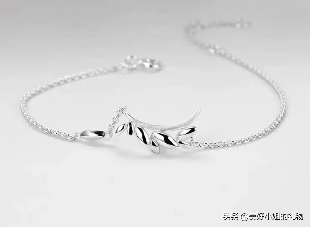 母亲节礼物项链黄金推荐,母亲节礼物排行榜前十名黄金饰品