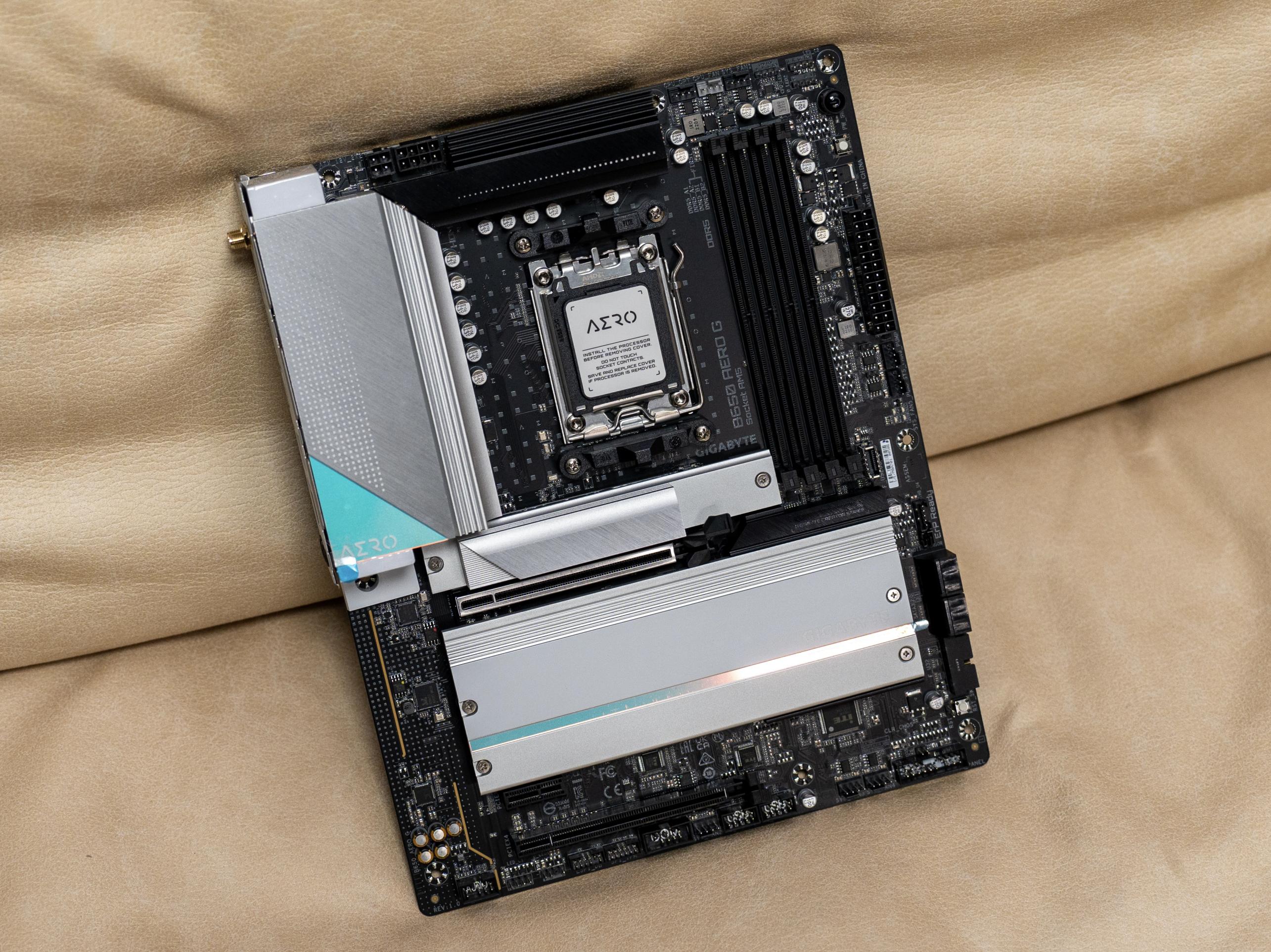 技嘉b660魔鹰和雪鹰b660主板,技嘉b650雪鹰评测