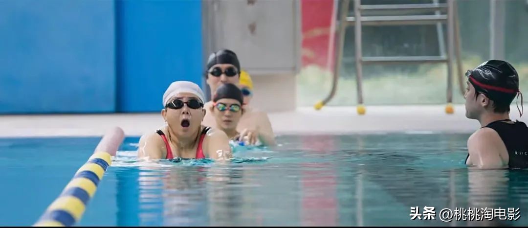 很感动，因为她一直还在坚持