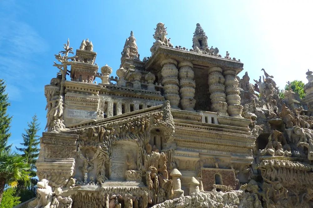 “衍”看丨60件精选西方艺术品：邮差舍瓦尔的理想宫（17）